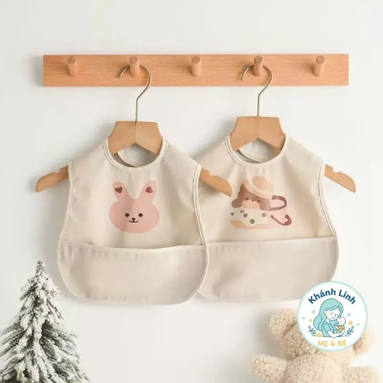 Yếm Ăn Dặm Chống Thấm HQ Họa Tiết Hình Thú Có Máng Hứng Ngang Cho Bé  6 Tháng- 3 Tuôi