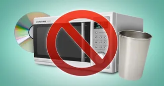 3 vật dụng gây nguy hại khi cho vào lò vi sóng