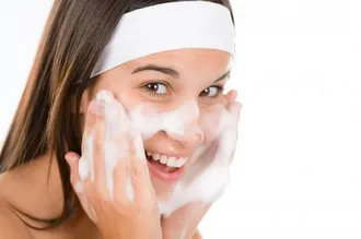 Chia sẻ 6 dòng sữa rửa mặt tốt, giá rẻ được ưa chuộng nhất