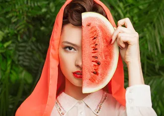 [Mẹo] Làm đẹp da bằng vỏ dưa hấu ít ai ngờ, da cực mịn