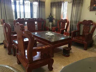 Những mẫu bàn ghế gỗ phòng khách dưới 10 triệu đáng để mua nhất