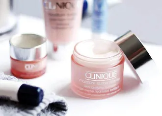Kem dưỡng ẩm clinique moisture surge nổi tiếng nhất