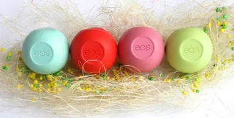 Hót hòn họt review son dưỡng môi EOS nổi tiếng trên thị trường