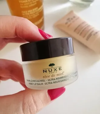 Review son dưỡng môi Nuxe chất lượng, giá cả bình dân nhất