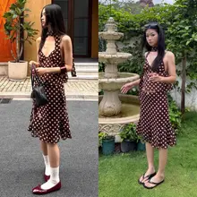 (sẵn) Set bộ áo hai dây và chân váy dài qua gối màu nâu chấm bi chất voan mềm kèm phụ kiện SET003 - Tiktik