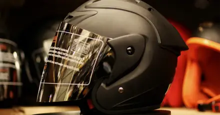 Mũ bảo hiểm có kính chống nắng: 'Vũ khí' tối thượng cho mùa hè