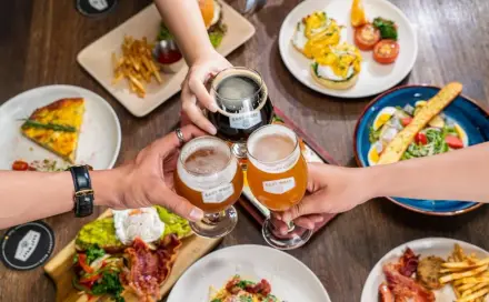 Top 4 bia craft Việt Nam mua được online và 3 taproom đáng ghé hè này