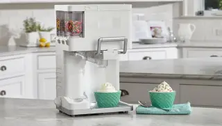 Top 6 máy làm kem gia đình tốt nhất, giá từ 750K