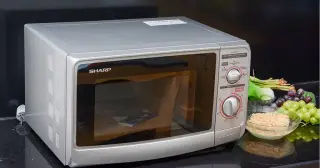Top 5 lò vi sóng tốt nhất 2026: Sharp, Panasonic, Electrolux từ 1.2 triệu