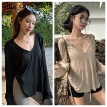 Ellie Áo Thun Nữ Cổ Chữ V Dài Tay Form Rộng Phong Cách Hàn Quốc