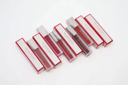 Review Son Black Rouge Air Fit Velvet Tint Version 4: Thiết kế trắng bạc sang trọng, màu thời thượng