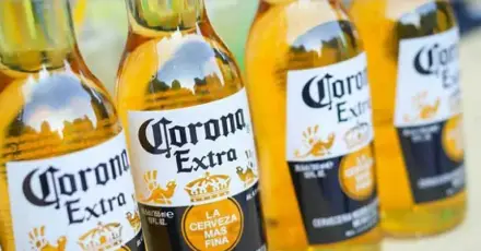 Bia Corona: Review hương vị, giá bán và cách uống chuẩn nhất