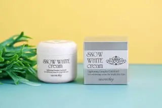 Review kem Snow White Cream: Có thực sự dưỡng trắng da hiệu quả không?