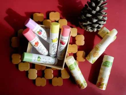 Review son dưỡng môi LipIce: 'huyền thoại' tuổi thơ có còn tốt?