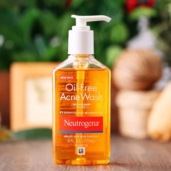 Thiết kế sữa rửa mặt Neutrogena