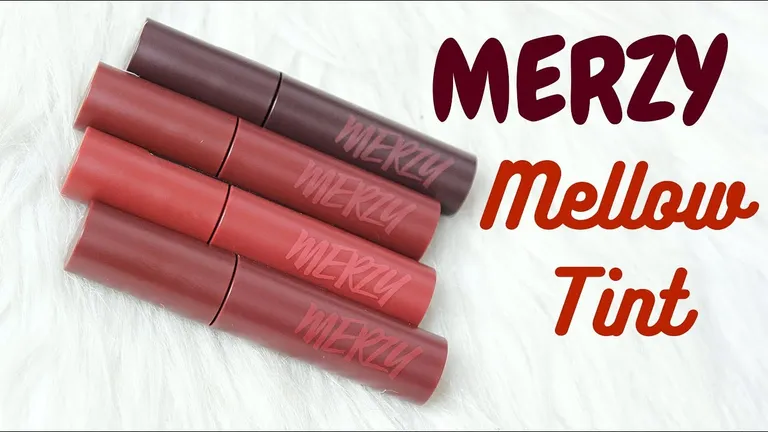 Thỏi son Merzy thiết kế đen trắng sang trọng