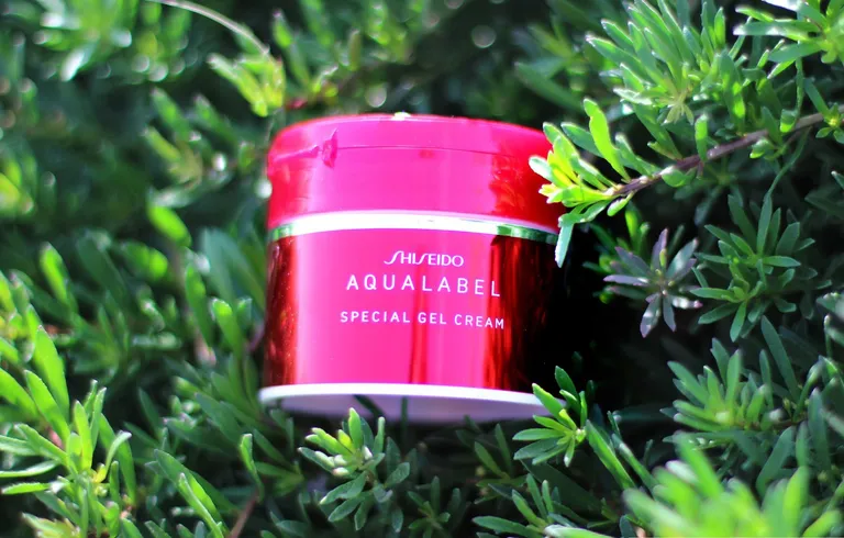Review kem dưỡng trắng da Shiseido Aqualabel Special Gel Cream