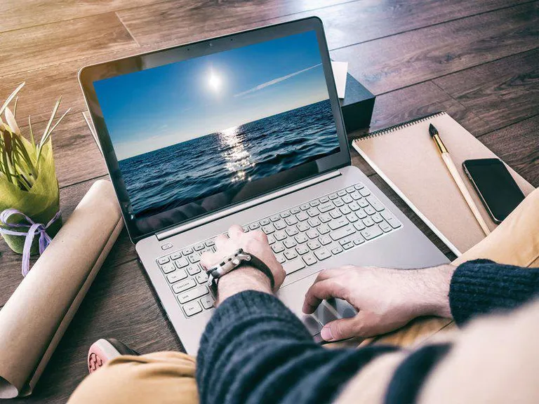 Cách bật đèn bàn phím laptop Dell đơn giản