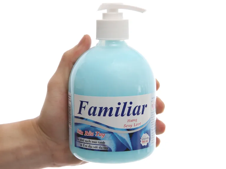 Sữa rửa tay Familiar Sexy Love 500ml