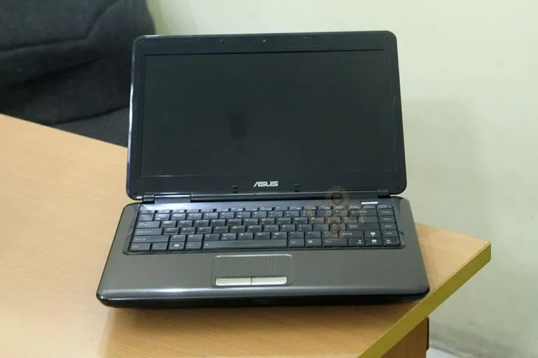 Laptop Asus K40IN.