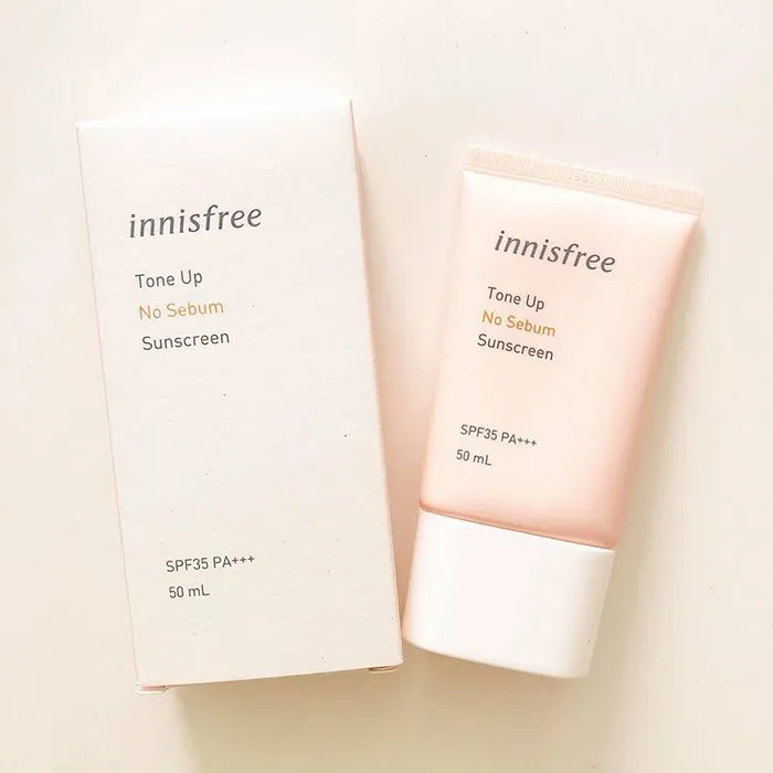 Innisfree No Sebum - thiết kế tuýp hồng nhẹ nhàng