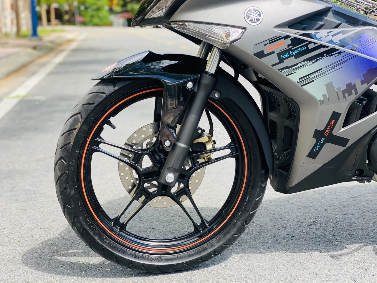 Phuộc trước Exciter bị thiếu dầu