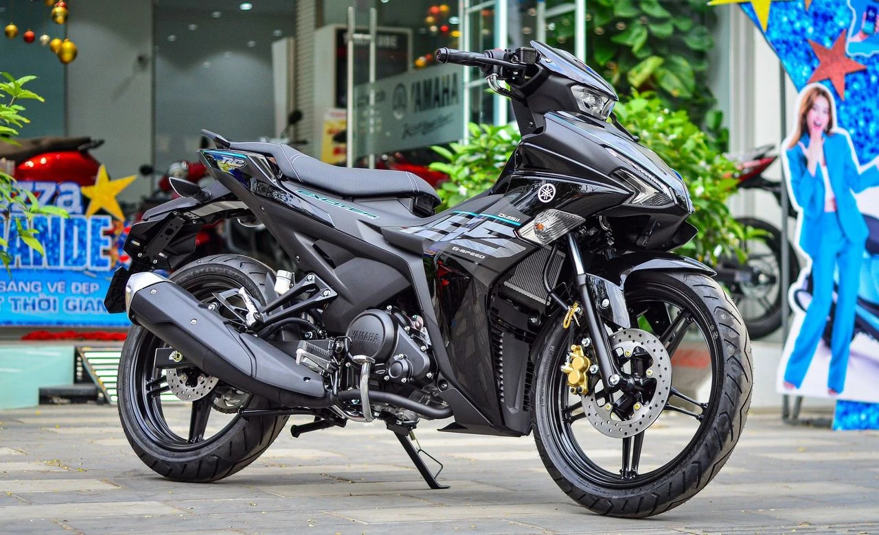 Exciter 155 VVA chạy đường phố