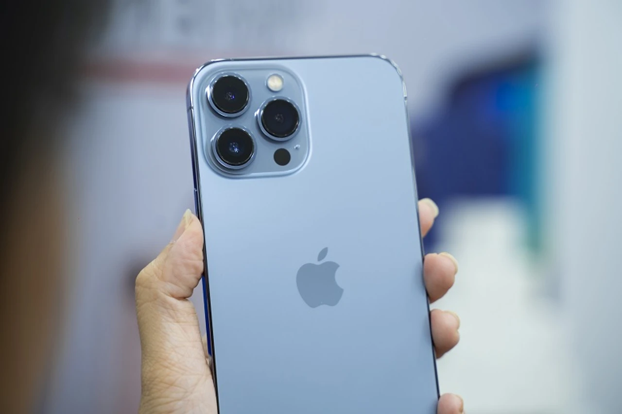 iPhone 13 Pro Max màu Sierra Blue