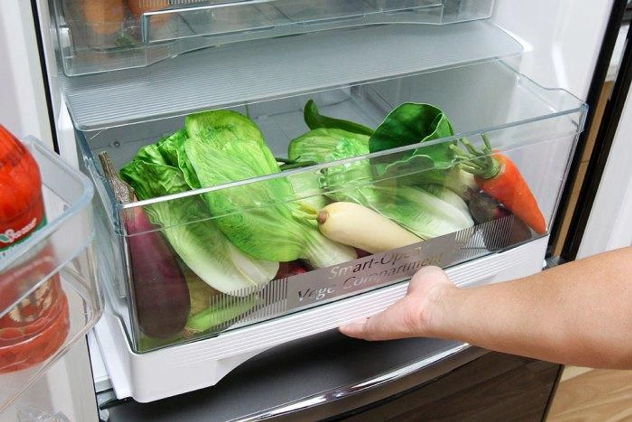 Ngăn chứa rau củ trong tủ lạnh