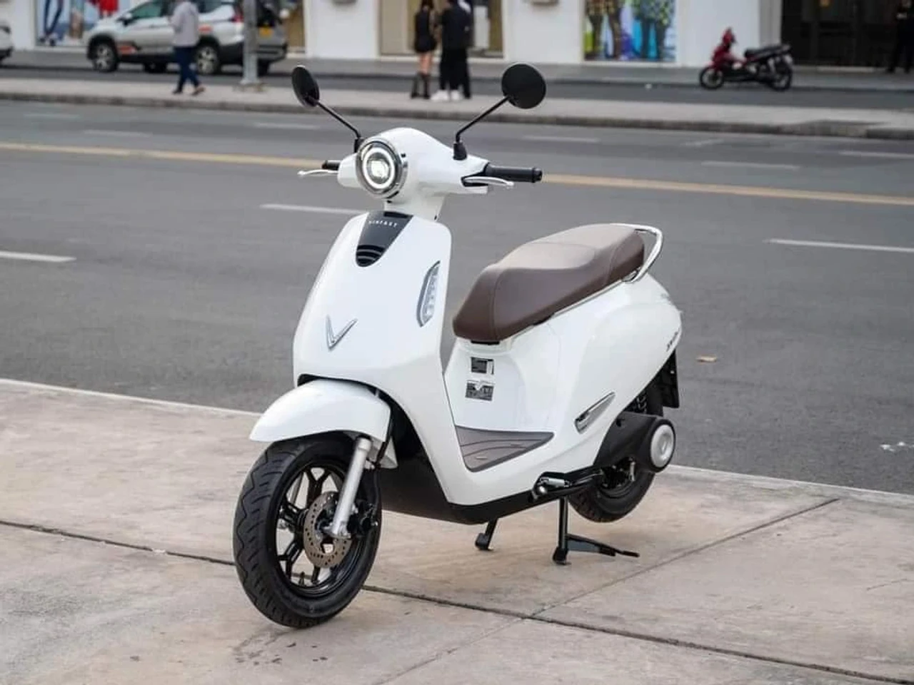 Xe máy điện VinFast Evo 200 màu trắng