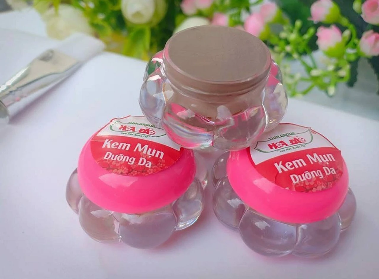 Chất kem đặc và mùi thảo dược nồng