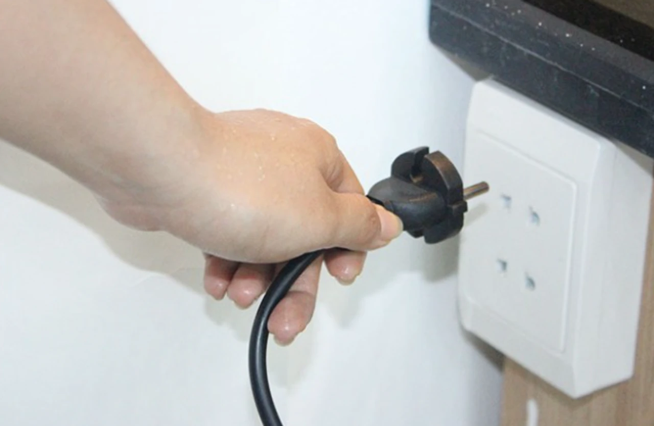 Không rút nguồn điện bếp từ ngay sau khi sử dụng