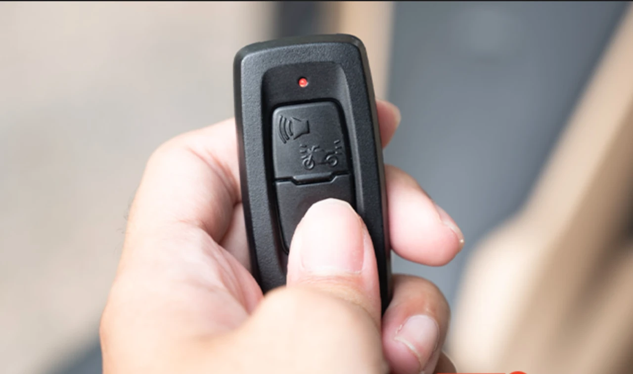 Remote tắt khi đèn chuyển sang đỏ 