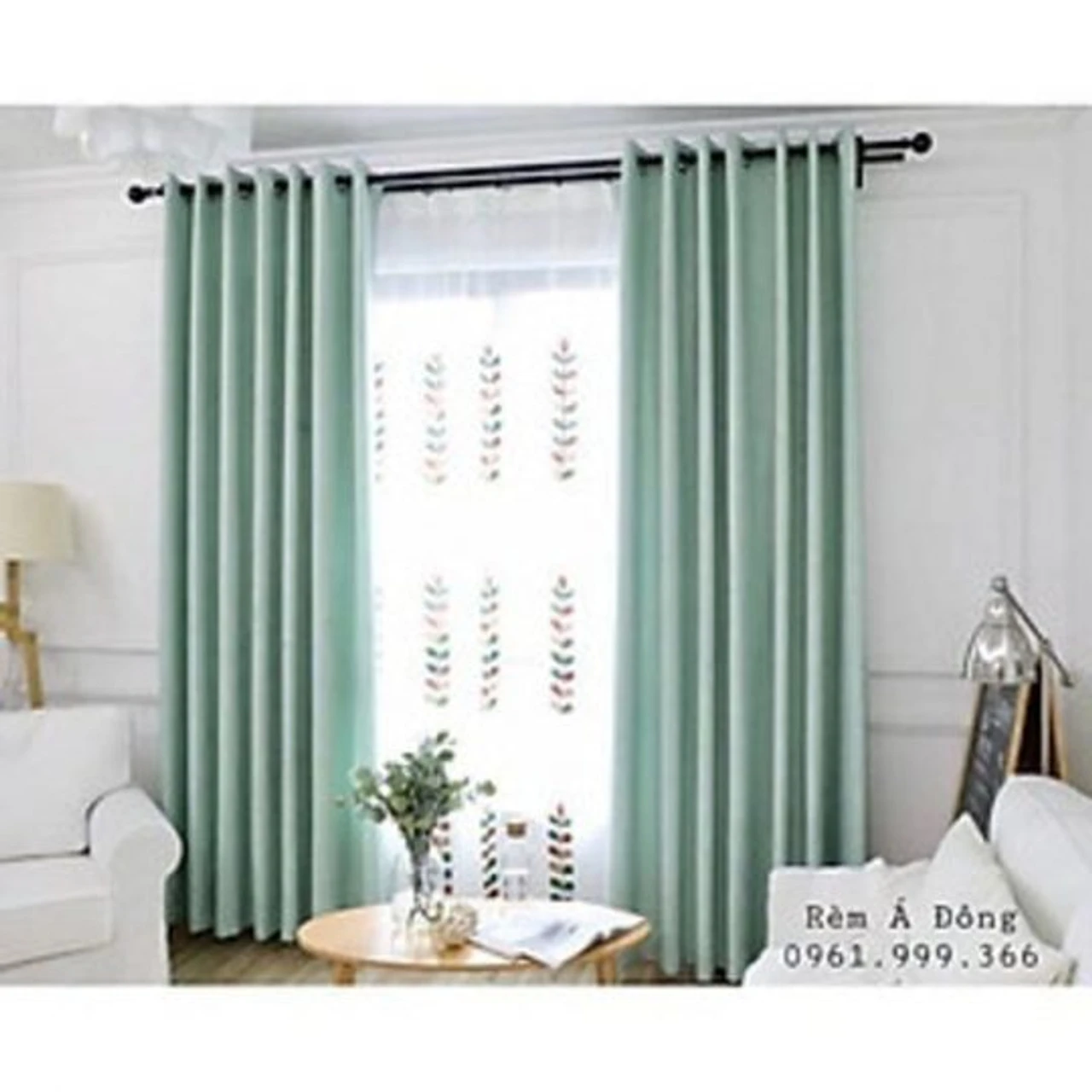 Màn cửa xanh pastel