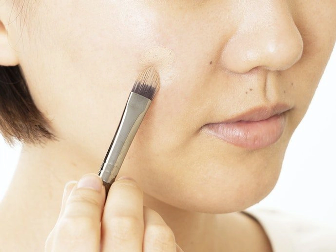 Blend rìa concealer tự nhiên