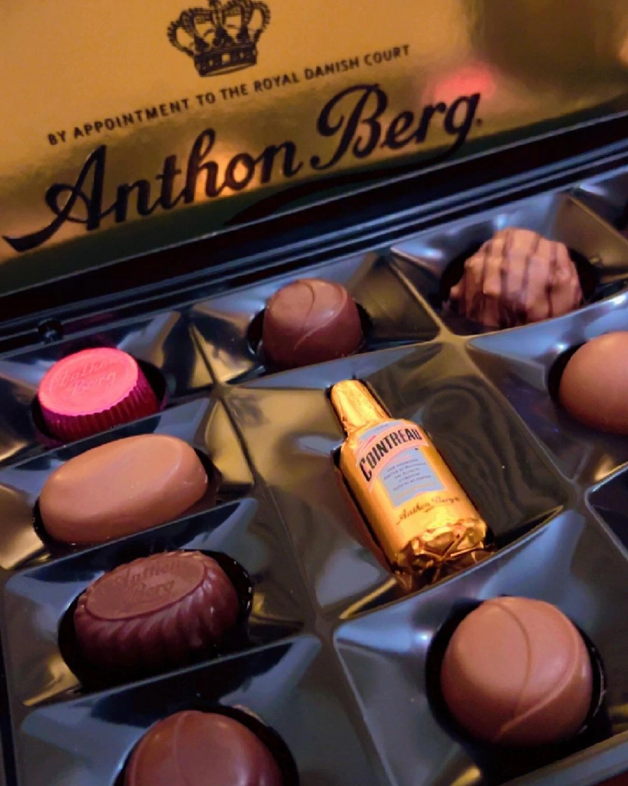 Top 7 socola nhân rượu ngon nhất: Anthon Berg, Royce hay Mon Cheri đáng mua?