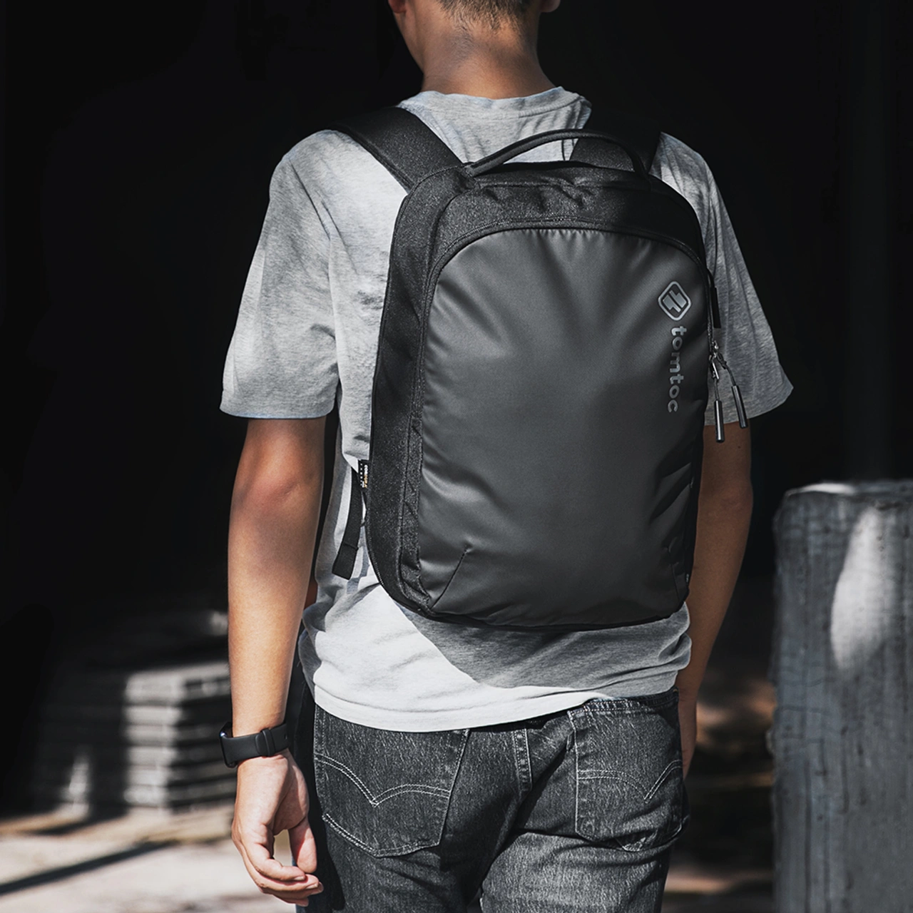 Tomtoc Premium balo laptop cao cấp từ Mỹ