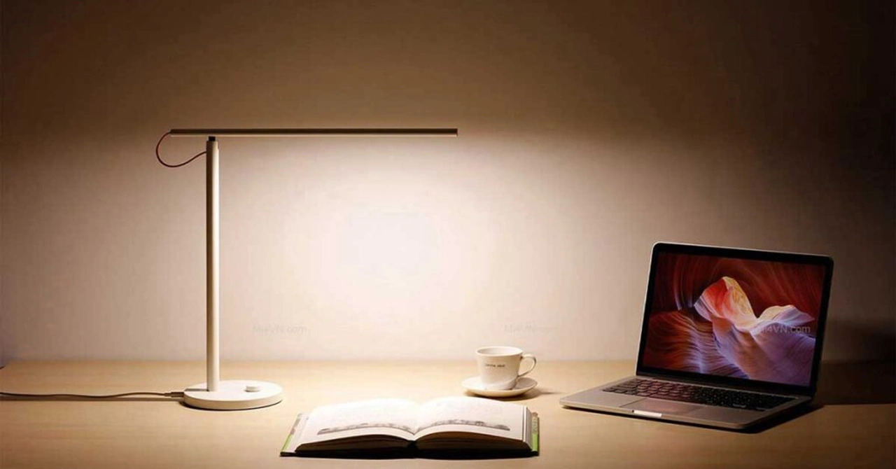 Top 7 đèn đọc sách tốt nhất: Bàn học, cây đứng, kẹp