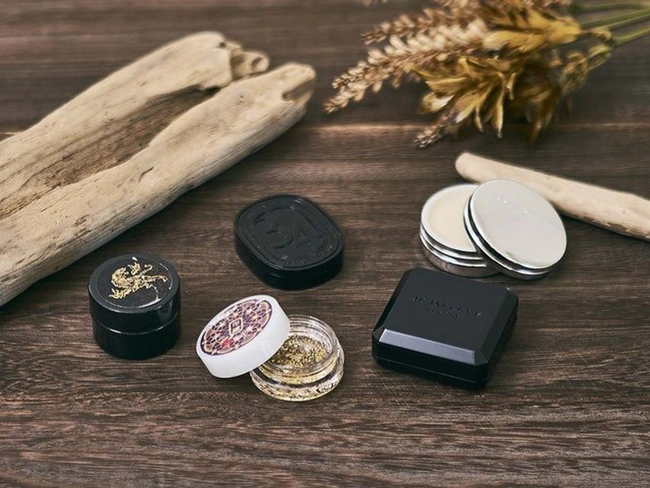 Nước hoa khô loại nào thơm lâu? Top 7 lựa chọn dễ mua