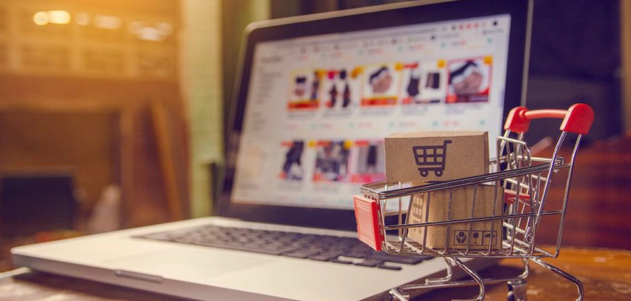 Mua tại gian hàng chính hãng (Mall) trên Shopee/Lazada/Tiki để an toàn hơn