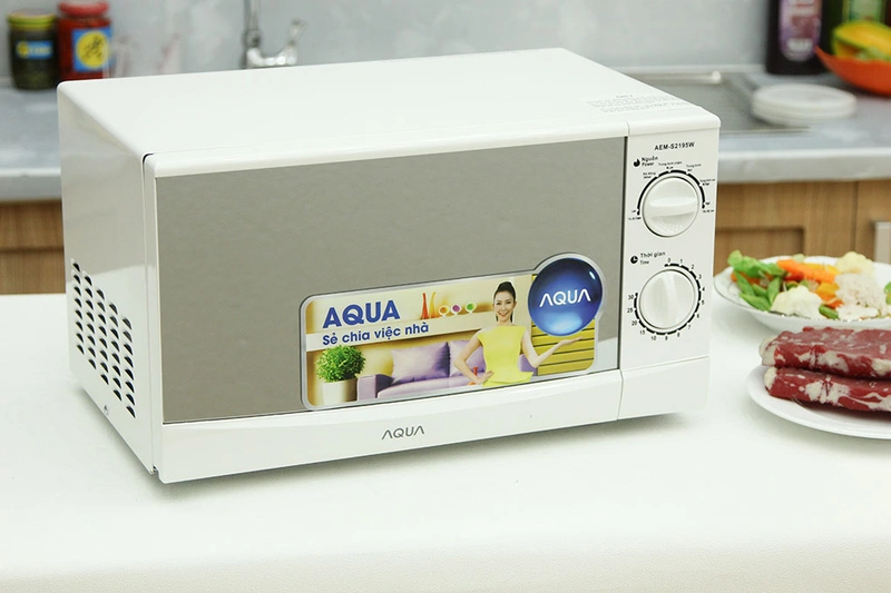 Lò vi sóng Aqua AEM-S2195W màu trắng thiết kế gọn