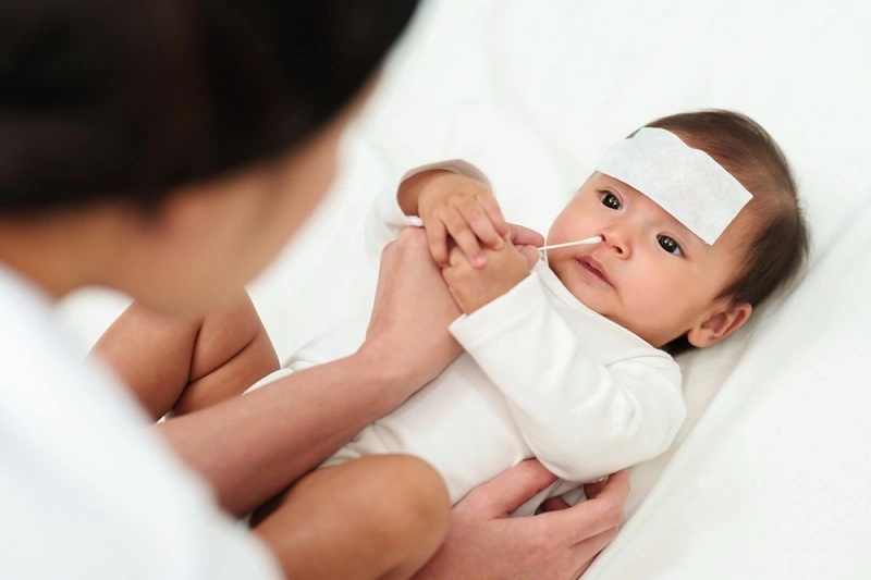 Dấu hiệu mất nước ở trẻ sơ sinh bố mẹ cần nhận biết