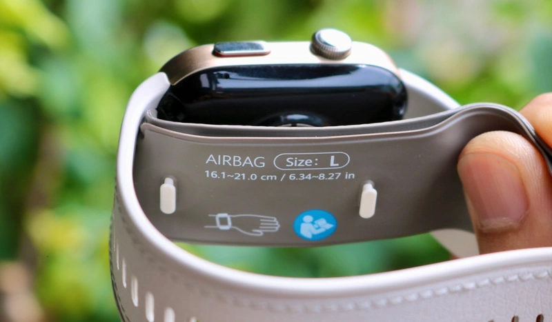 Huawei Watch D2 đo huyết áp bằng túi khí bơm căng như máy đo chuyên dụng
