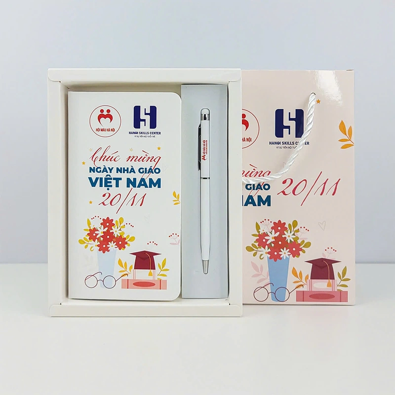 Bút ký và sổ tay da làm quà tặng thầy giáo